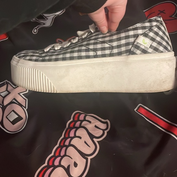Checkered/plaid sneakers - Picture 3 of 6